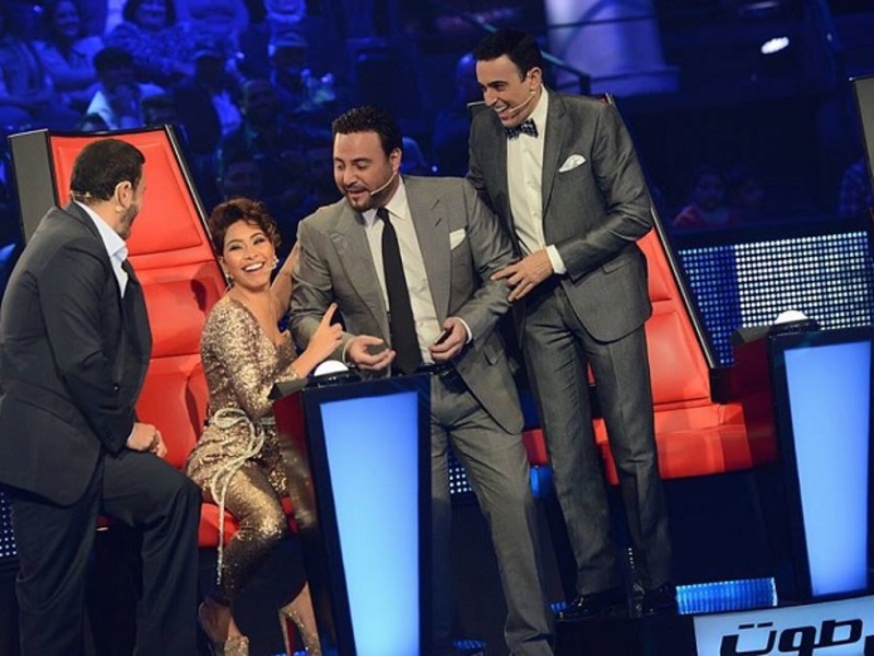 فيديو كوميدي لتقليد حكام The Voice بعضهم.. عاصي الحلاني يقلد كاظم الساهر بطريقة مذهلة!
